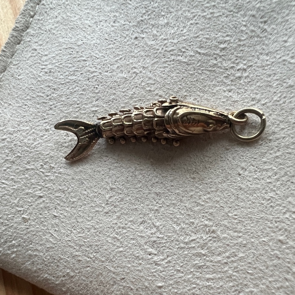 Articulate 14kt vintage wiggle fish charm